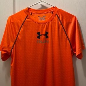 Men Under Armour running Heatgear shirt - Orange Size S Fitted